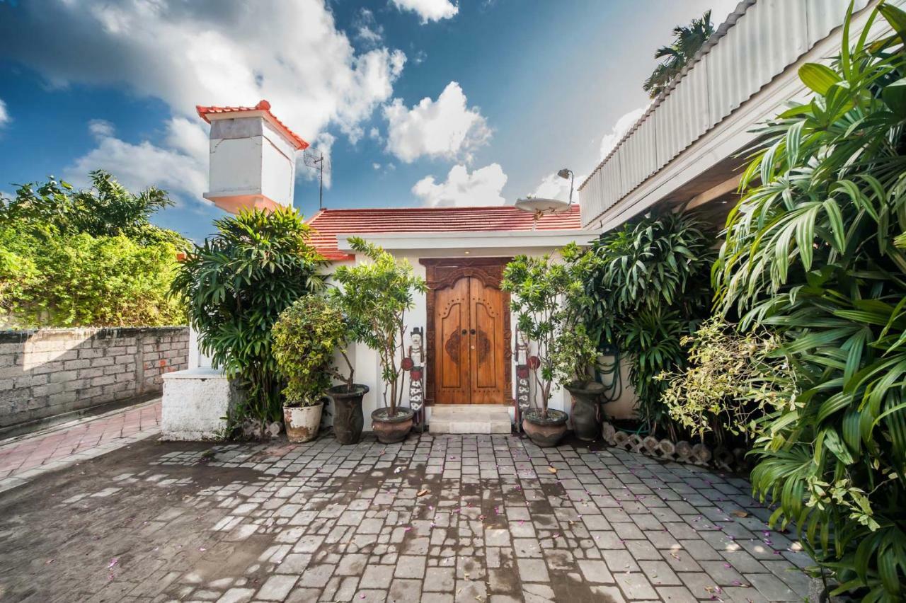 Coco Poco Villa Seminyak Exterior photo