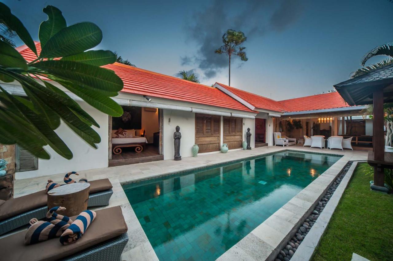 Coco Poco Villa Seminyak Exterior photo