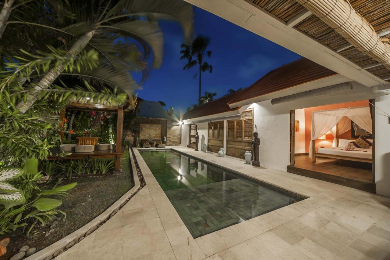 Coco Poco Villa Seminyak Exterior photo