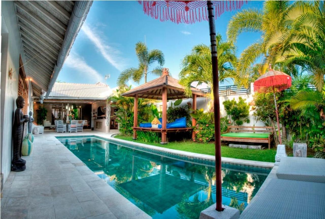Coco Poco Villa Seminyak Exterior photo